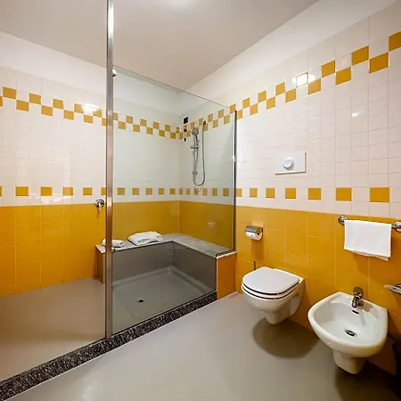 Sporting Motel 4*